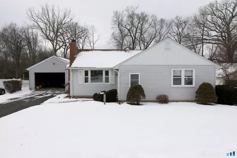 819 Matianuck Ave, Windsor, CT 06095