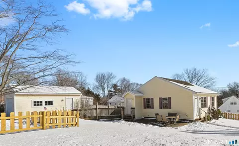 75 Middlebrooks Ave, Trumbull, CT 06611