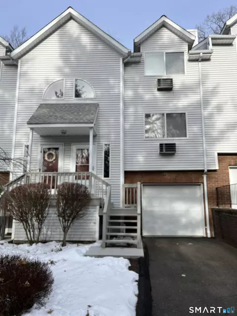 925 Oronoke Rd #17F, Waterbury, CT 06708