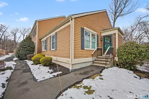 186 Foxbridge Village Rd #186, Branford, CT 06405