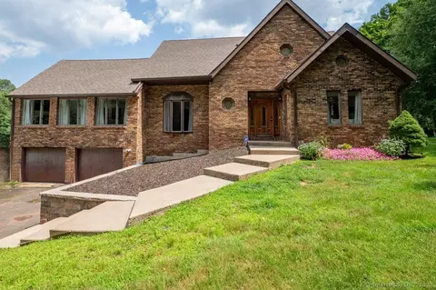 78 Blue Hills Rd, North Haven, CT 06473