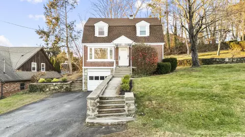 23 Prospect Ave, Oakville, CT 06779