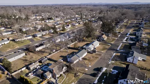 15 Sun St, Enfield, CT 06082