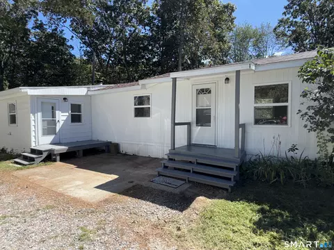 133 W Main St #TRLR A9, Clinton, CT 06413