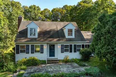 242 Tophet Rd, Roxbury, CT 06783