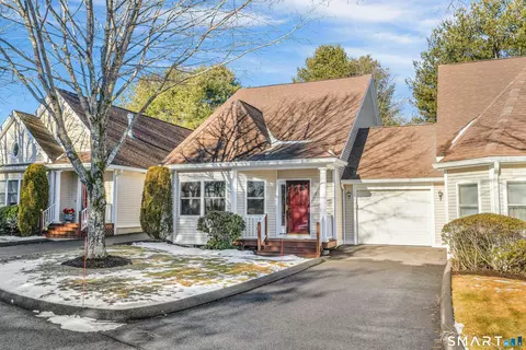 183 Summerfield Gdns #183, Shelton, CT 06484