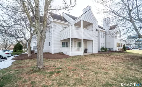 14 Forest Glen Cir #10, Middletown, CT 06457
