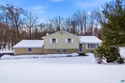 90 Robin Ridge Dr, Madison, CT 06443