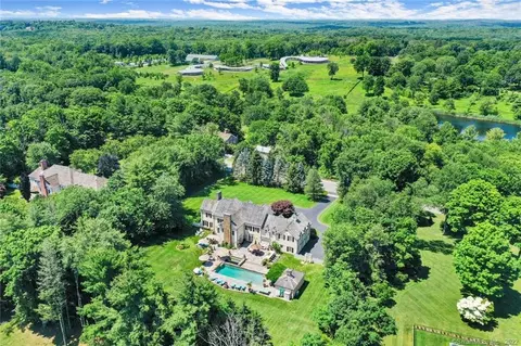 1343 Smith Ridge Rd, New Canaan, CT 06840