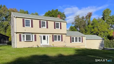 29 Harwood Dr, Danbury, CT 06810