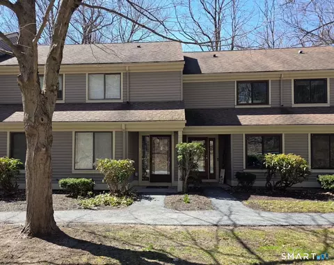 35 Riveredge Dr #35, Winchester, CT 06098