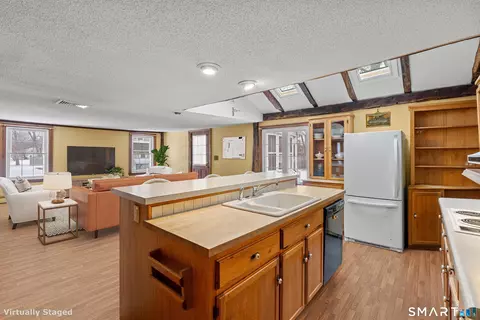Kitchen - 392 Boston Neck Rd, Suffield, CT 06078 photo 1 of 6