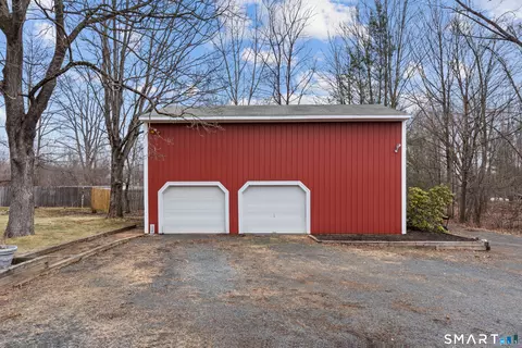 Exterior - 392 Boston Neck Rd, Suffield, CT 06078 photo 3 of 6