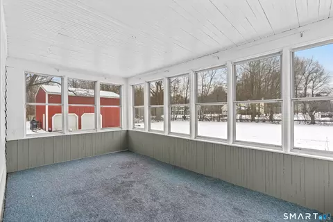 Exterior - 392 Boston Neck Rd, Suffield, CT 06078 photo 4 of 6