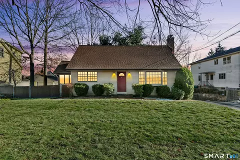 378 High St, Fairfield, CT 06824