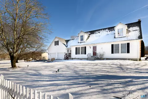 77 Charlotte Dr, Plainfield, CT 06374