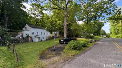 54 Mountain Rd, Woodbury, CT 06798