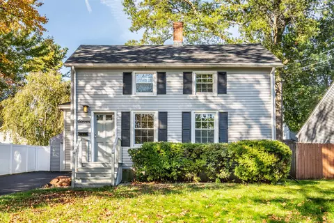 11 Eleanor Pl, Newington, CT 06111