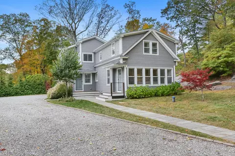16 Willoughby Rd, Shelton, CT 06484