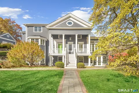 135 Comstock Hill Rd, New Canaan, CT 06840
