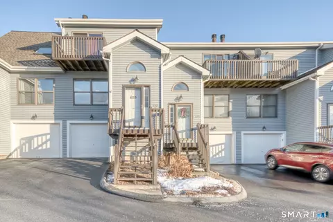 402 Lake Vista Dr #402, East Hampton, CT 06424