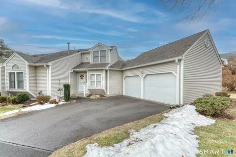 811 Village Rd #811, Southington, CT 06489
