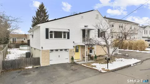 23 Yates St, West Haven, CT 06516