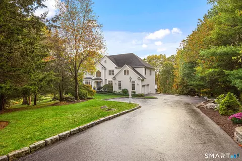 381 Chestnut Hill Rd, Norwalk, CT 06851