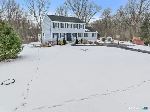 17 Moose Hill Rd, Trumbull, CT 06611