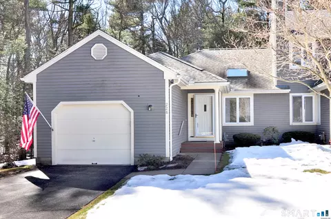 228 Castlewood Dr #228, Bloomfield, CT 06002