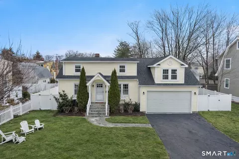 121 Alden St, Fairfield, CT 06824