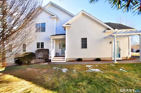 59 Hunt Glen Dr #59, Granby, CT 06035