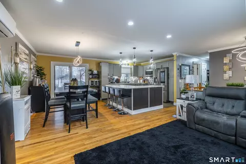 6 Chaucer Dr, Shelton, CT 06484