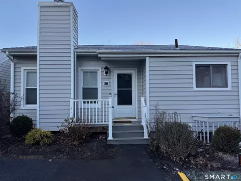 420 Thoreau St #420, Branford, CT 06405