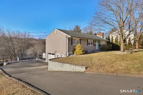 29 Franklin Ave, Watertown, CT 06779