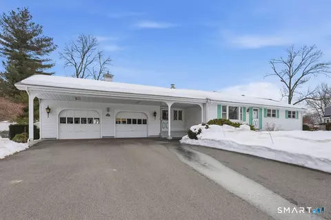 24 Iroquois Rd, Enfield, CT 06082