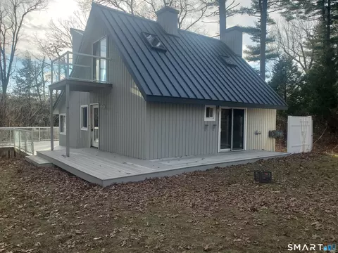 32 Hemlock Rd, Granby, CT 06035