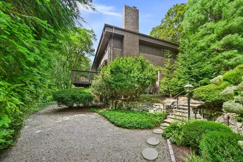 289 New Norwalk Rd #22, New Canaan, CT 06840