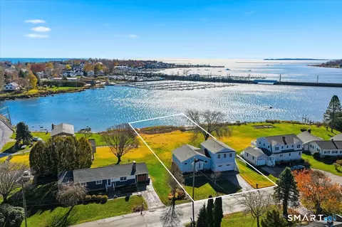 3 Lamberts Ln, Stonington, CT 06378