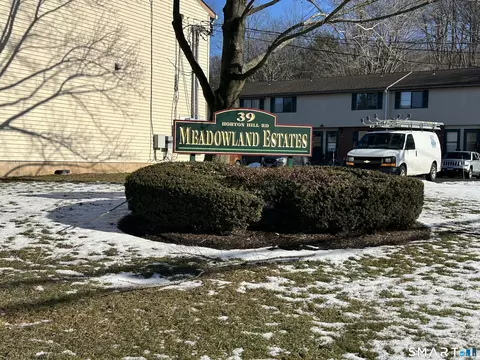 39 Horton Hill Rd #7C, Naugatuck, CT 06770