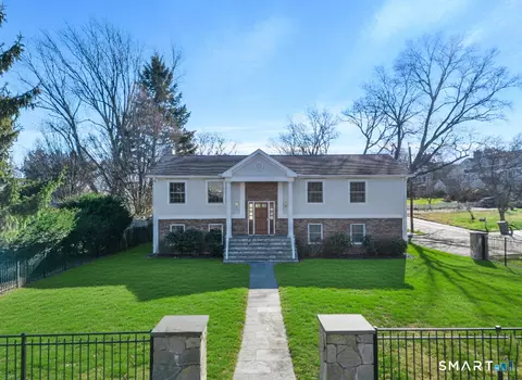 61 Hobson St, Stamford, CT 06902