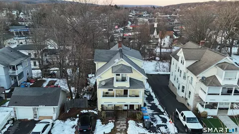 17 Grove St, Bristol, CT 06010