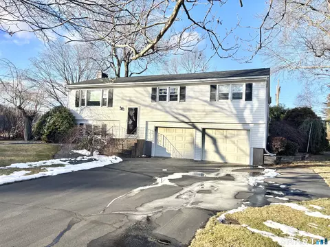 75 Tracy Dr, Vernon, CT 06066