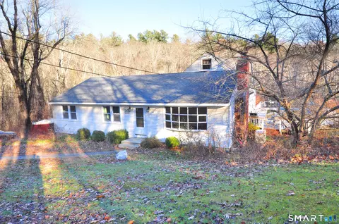 204 Goodhouse Rd, Litchfield, CT 06759