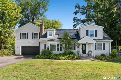 420 Halladay Ave W, Suffield, CT 06078