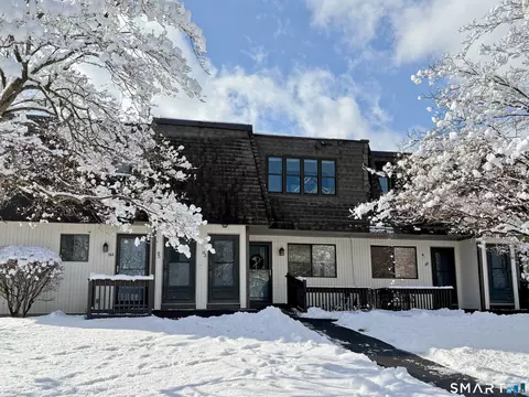 83 Landing Cir #83, Suffield, CT 06078