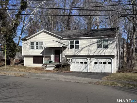62 Robert Treat Pkwy, Milford, CT 06460