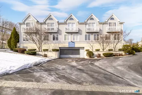115 Flax Hill Rd #10, Norwalk, CT 06854