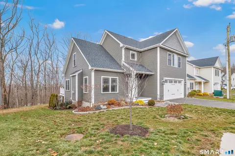 52 Bleeker Cir #52, North Haven, CT 06473
