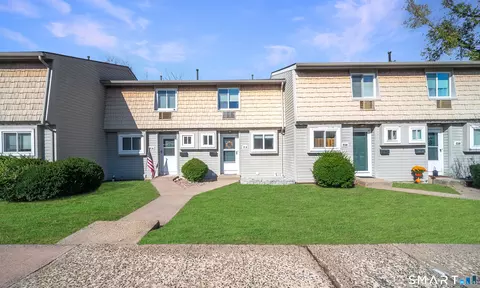 21 Carillon Dr #A, Rocky Hill, CT 06067